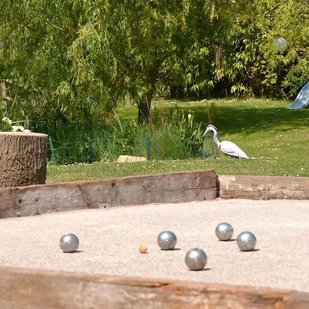 Les De Souverain Moulin Frühstückspension
