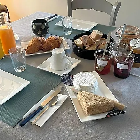 Les De Souverain Moulin Frühstückspension