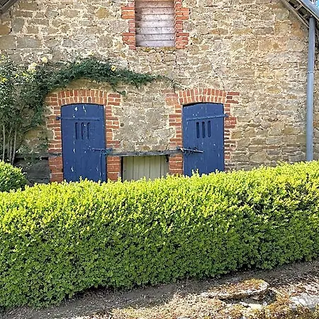Les De Souverain Moulin Frühstückspension